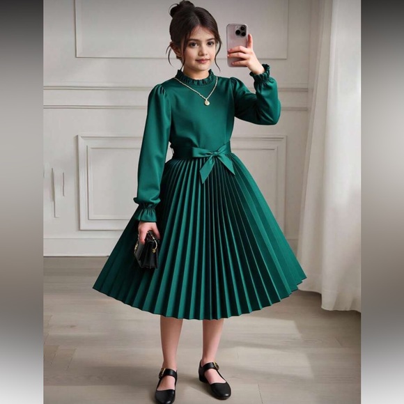 SHEIN Kids Long Sleeve Green Dress - Picture 3 of 6